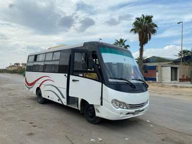 إيجار أتوبيس 33 راكباً للسفر والرحلات