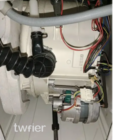 غساله اريستون ٦ك بحاله ممتازه - 4